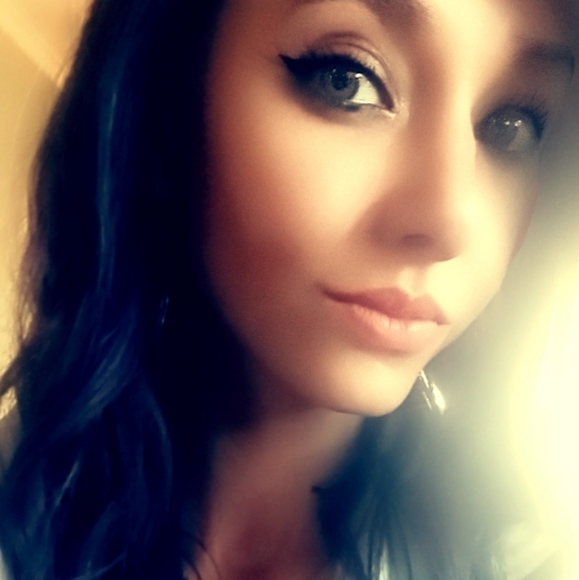 Meet your Posher, Amanda - Picture 10 of 16